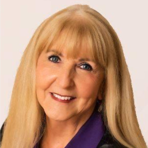 Meet your Posher, Deborah - Picture 2 of 2